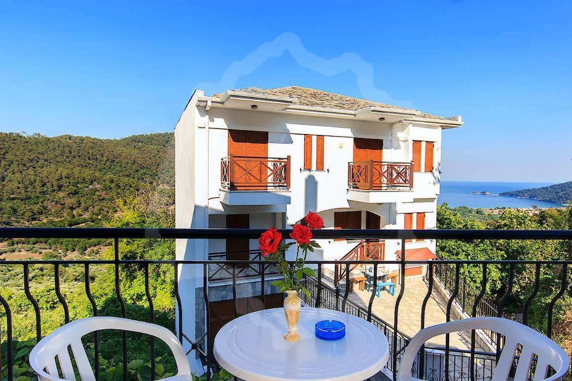 Zeus Guesthouse باناجيا المظهر الخارجي الصورة