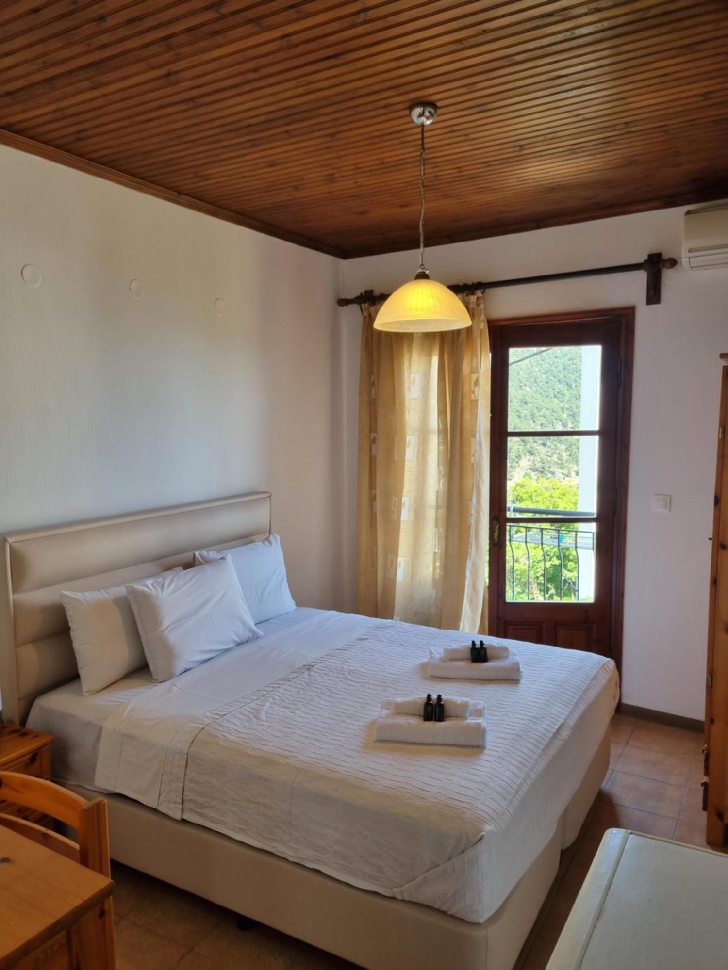 Zeus Guesthouse باناجيا المظهر الخارجي الصورة